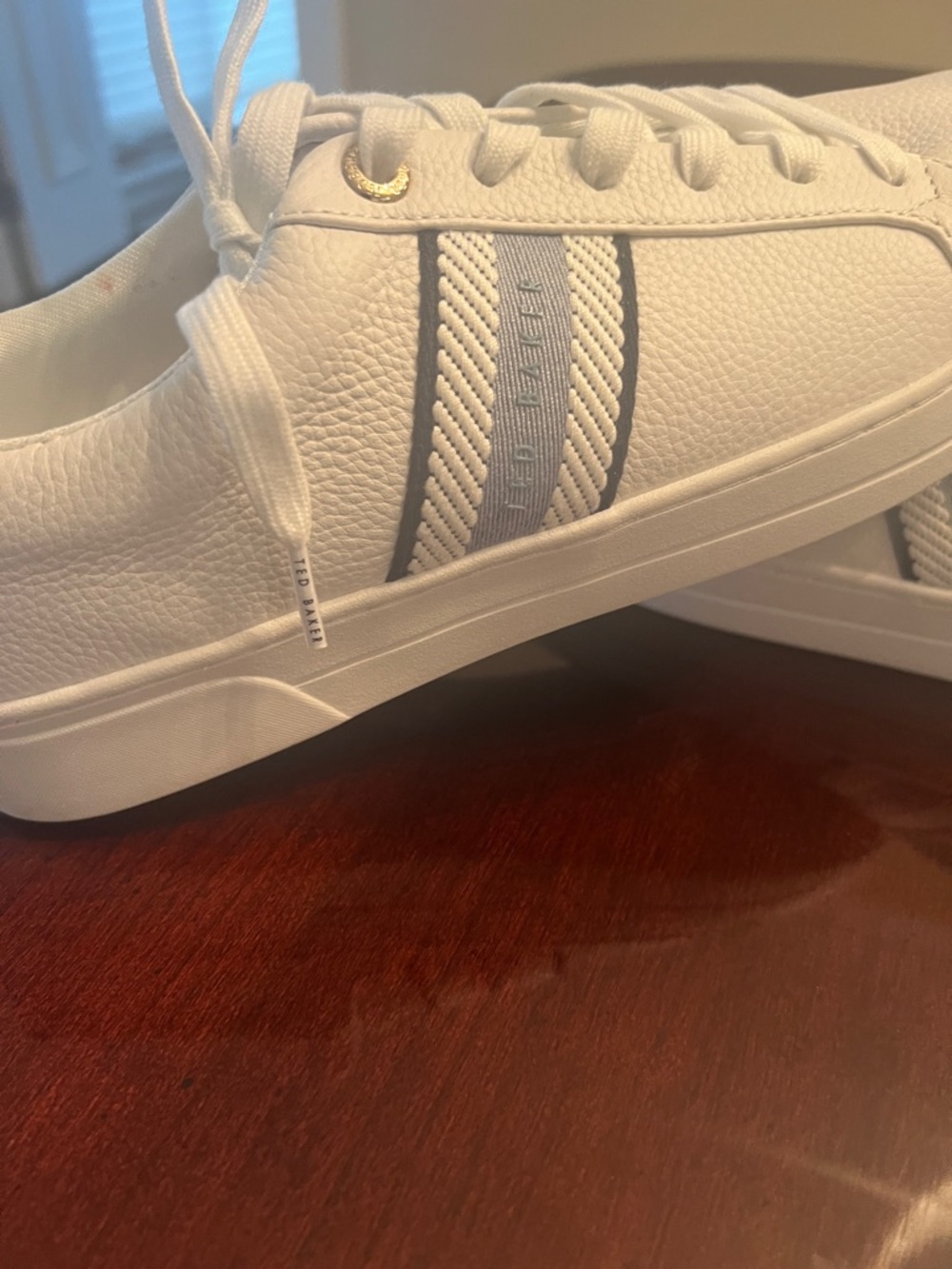 Ted Baker White Leather Low-Top Sneaker with Gray Stripe